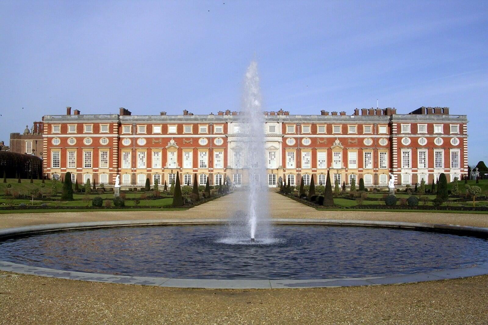 Hampton Court Palace | Host Family Stay